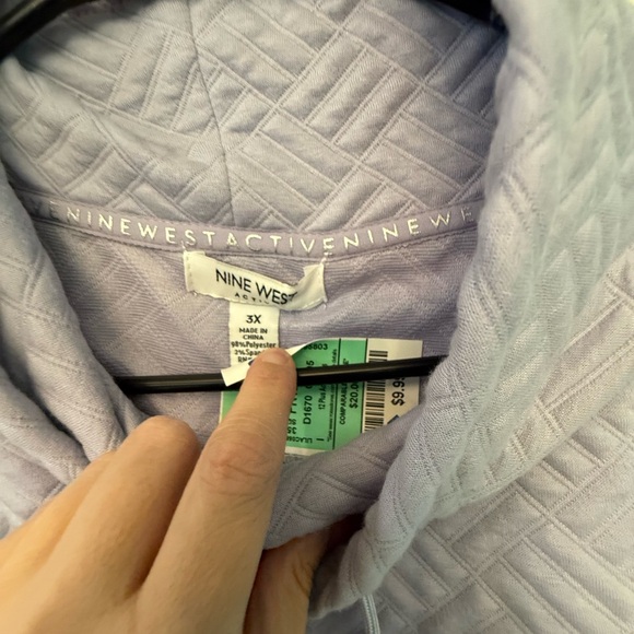 Women’s Sweatshirt with pockets - Picture 2 of 4